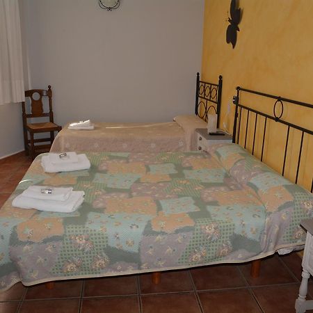 Hotel Restaurante Vinas Viejas Fuentes de Ayódar Exteriör bild