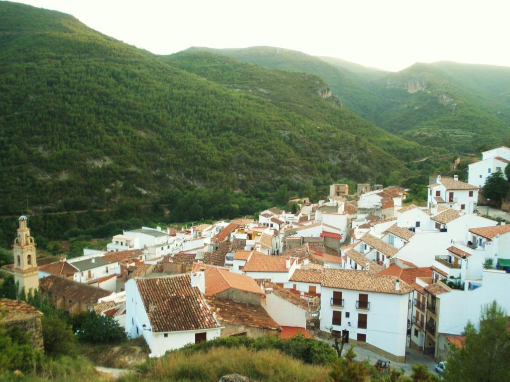 Hotel Restaurante Vinas Viejas Fuentes de Ayódar Exteriör bild