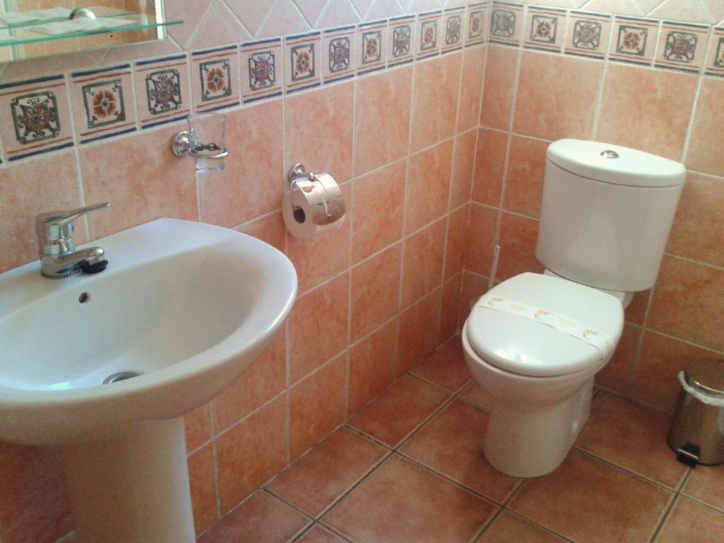 Hotel Restaurante Vinas Viejas Fuentes de Ayódar Exteriör bild
