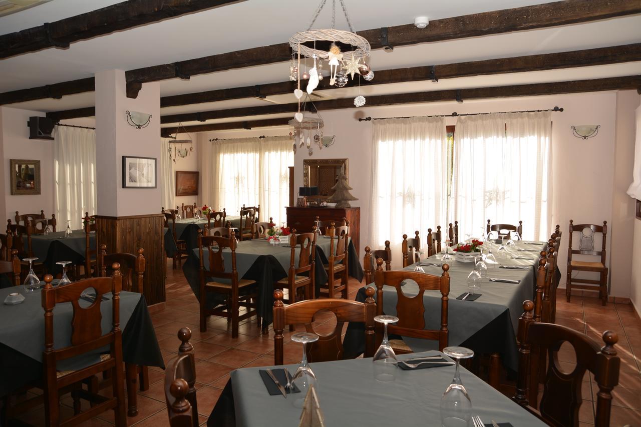 Hotel Restaurante Vinas Viejas Fuentes de Ayódar Exteriör bild