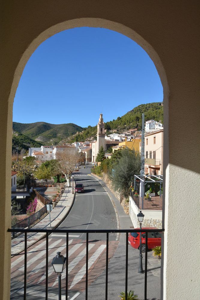 Hotel Restaurante Vinas Viejas Fuentes de Ayódar Exteriör bild