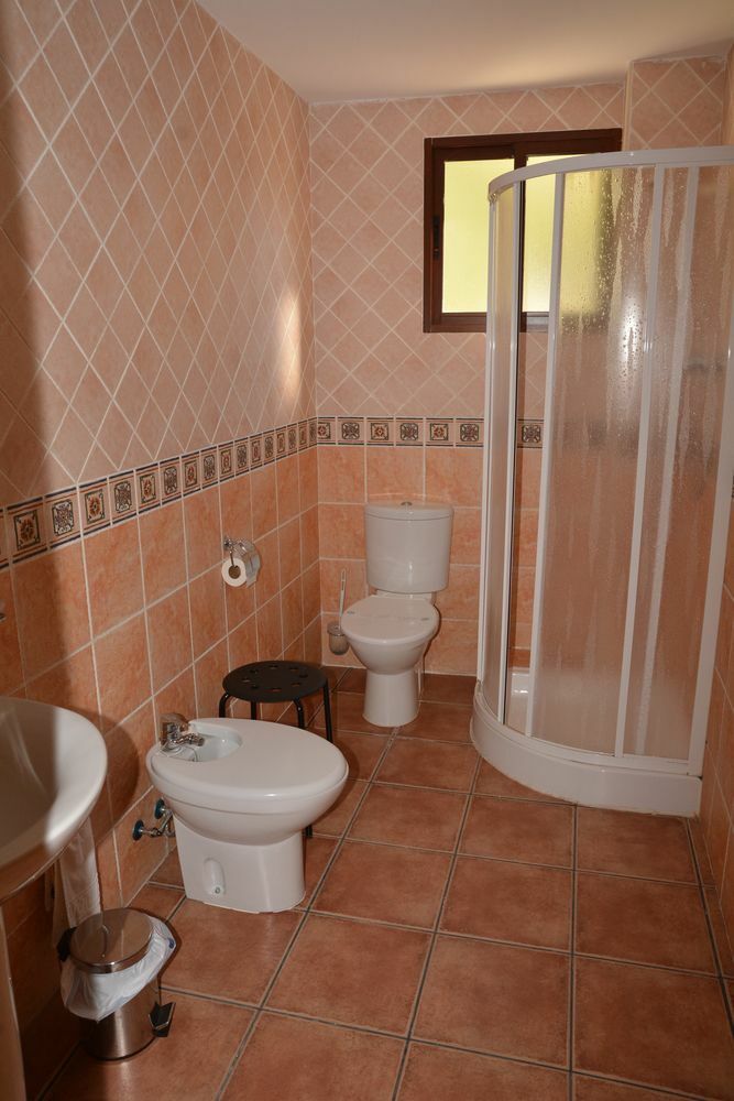 Hotel Restaurante Vinas Viejas Fuentes de Ayódar Exteriör bild